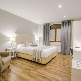 Apartamentos Las Alas โรงแรมในCartes