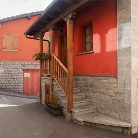 Apartamentos Rurales Les Martes, hotel in Felechosa