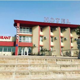 Viesnīca Hotel Caras pilsētā Oravica