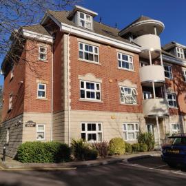 Hartford Court, East Cliff, Bournemouth. Walk to beach and town, hotel a Bournemouth