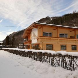 Apartment in Oetz near Ski Lift, hotel u gradu Oetz