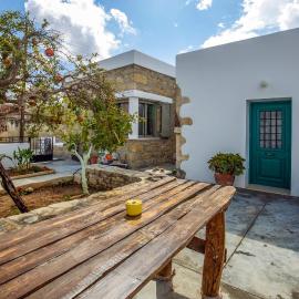 Iliopetra Studio – hotel w mieście Sívas