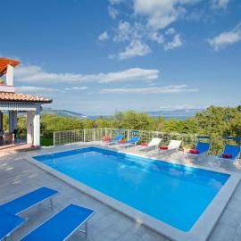 Villa Mirta in Crni (Haus für 8 Personen), Hotel in Labin