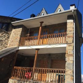 Casa Sanabresa, хотел в Galende
