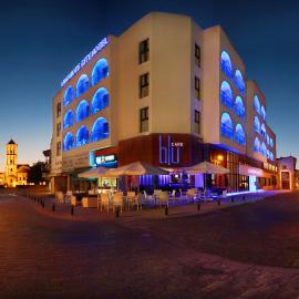 Livadhiotis City Hotel, hotel em Lárnaca