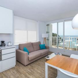 Apartamentos Playa Canutells: Mahón şehrinde bir otel