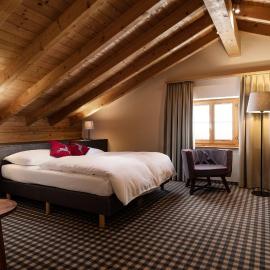 7132 Glenner, hotell i Vals