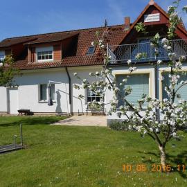 Ferienwohnungen am Plätlinsee, hotel in Wustrow