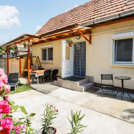Havas Apartman, hotel in Eger