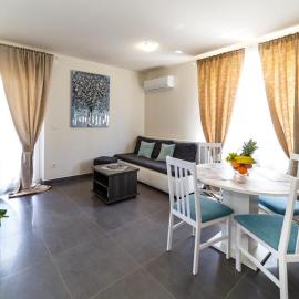 Apartments LeonDori, hotel u gradu Krk