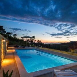 HIDDEN PARADISE - Villa by Split, hotel in Žrnovnica