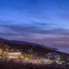 Karras Star Hotel, hotel i Evdilos
