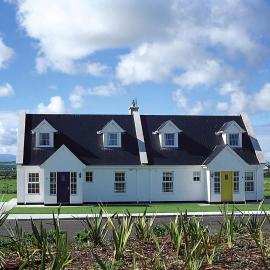 Ballybunion Holiday Cottages No 27 by Trident Holiday Homes, hotel in Ballybunion