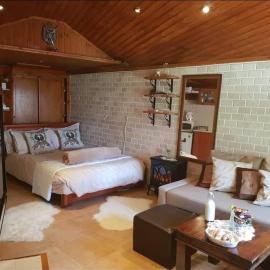 Czarina Cabin הבקתה הקיסרית והדירה הקיסרית czarina apartment, hotel em Cesareia