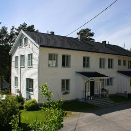 Furulund Pensjonat, hotel a Ron