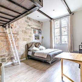 Studios entre le Pont d'Avignon et le Palais des Papes - AC clim parking, khách sạn ở Avignon