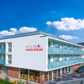 Hotel Hafen Büsum, מלון בבוזום