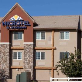 Microtel Inn & Suites by Wyndham Wheeler Ridge，Wheeler Ridge的飯店