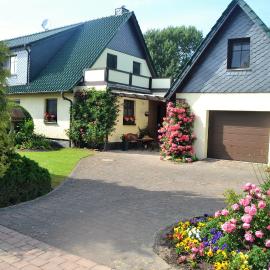 Ferienwohnung 1 bei Familie Saupe, hotel in Schaprode
