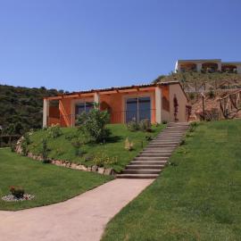 Hotel Pedra Ruja, hotel en Budoni