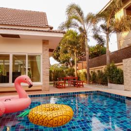 Hansa Paradise Hill Pool Villa, hotel in Nong Prue