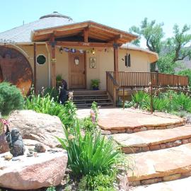 Red Moon Lodge، فندق في موآب