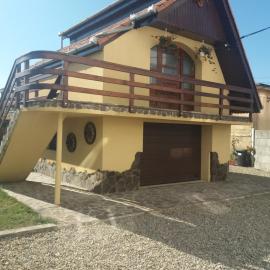 Casa Vlasea Albesti Sighișoara، فندق في سيغيسوارا