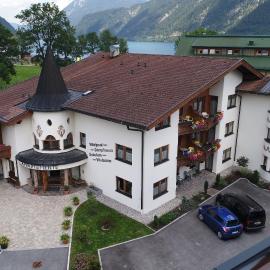 Appartementhaus Alpenrose, hotelli kohteessa Pertisau