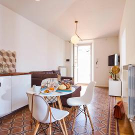 23 Lake Sweet Home, hotel din Como