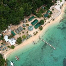 Se San Beach Resort-Isla de Gigantes, hotel u gradu Carles