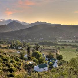 Berluda Farmhouse and Cottages, hôtel à Oudtshoorn