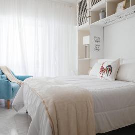 2 Room Condo - 5 mins from Costa da Caparica Beach & Bars, hotel a Costa da Caparica