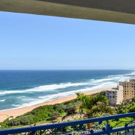 Santorini Guesthouse, hotel a Amanzimtoti