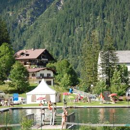Ferienwohnung Pension Tirol, hotell i Bichlbach