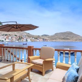Villa Skiadeni - Sea front house