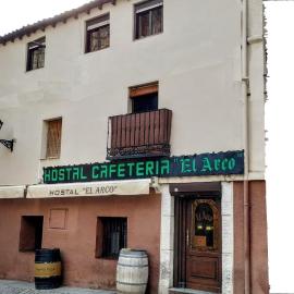 Hostal El Arco, hotelli kohteessa Almazán