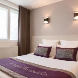 Brezolles में, होटल The Originals City, le Relais des Carnutes Dreux Ouest