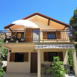 Apartmani Gracijela, khách sạn ở Karlobag