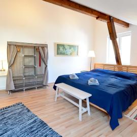 House With Courtyard & Parking Close To Stadtpark, Hotel in Wien