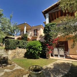 ISS Travel, L'Uddastru Panoramic Apartments - with private outdoor terrace, hotel in San Teodoro