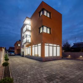 Ratkajec Luxury Apartments, מלון בואראז'דין