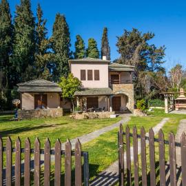 Luxury Villa Helios, hotel u gradu 'Koropi'
