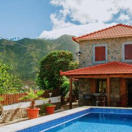 Villa Matta by Amazing Madeira، فندق في سانتانا