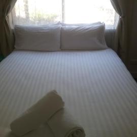 Tullah Tavern, hotel din Tullah