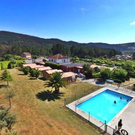 Bungalow As Nevedas, hotel i Carballo