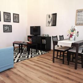 AT HOME IN CREMONA, hotelli kohteessa Cremona