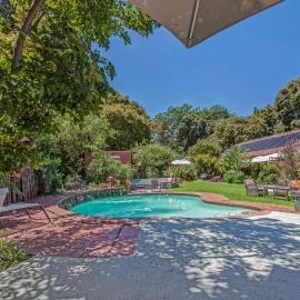 Sitatunga Guest Lodge - Sandton - Airport Shuttle - Solar & Borehole