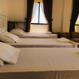 Melronz inn, hotel u gradu Oslob