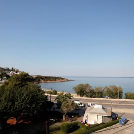 Seaside Renovated Top Floor Apartment