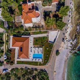 Villa R&B, hotel u Sutivanu